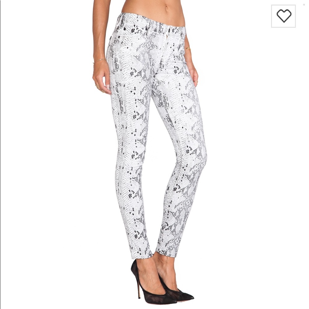 NWOT 7FAMK snakeskin print jeans